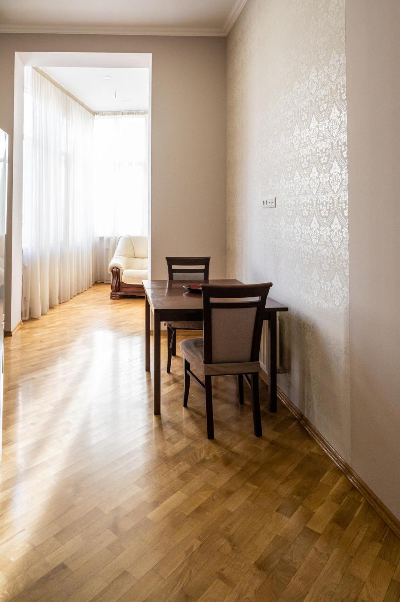 Мансарда & Апартаменти В Центрі Ivano-Frankivsk Extérieur photo
